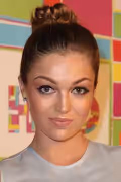 Lili Simmons