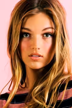 Lili Simmons