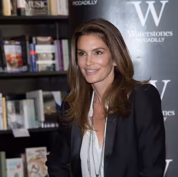 Cindy Crawford at the Becoming book signing at Waterstone's Piccadilly in London (2015)
