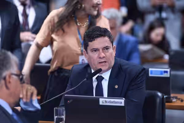 Comissão de Assuntos Econômicos (CAE) realiza reunião com 10 itens. Entre eles o PL 1.075/2022, que altera a Consolidação das Leis do Trabalho (CLT), para asseg (2024)