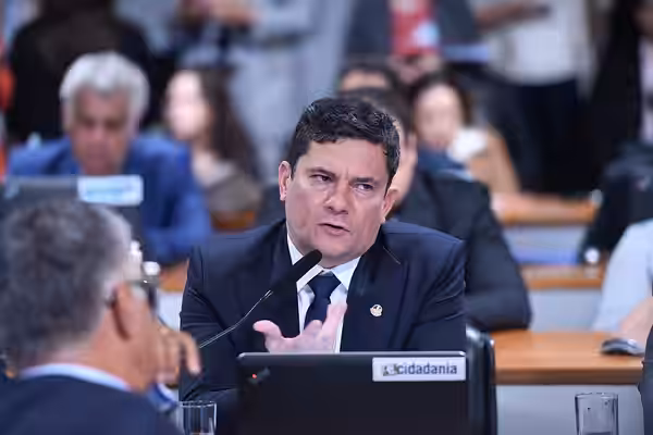 Comissão de Assuntos Econômicos (CAE) realiza reunião com 10 itens. Entre eles o PL 1.075/2022, que altera a Consolidação das Leis do Trabalho (CLT), para asseg (2024)