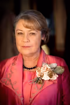 Noni Hazlehurst