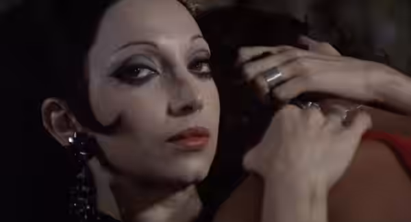 Screenshot del film Basta guardarla (1970) (2021)