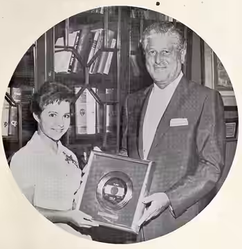 Brenda Lee featured on the cover of Cash Box magazine, 27 August 1960.