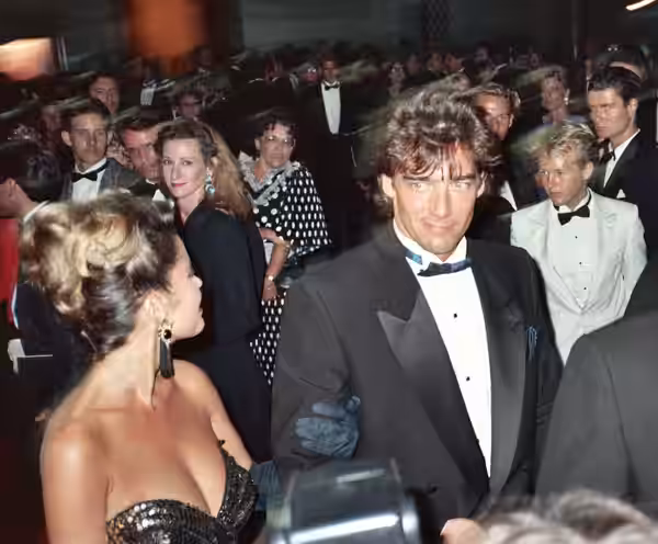 Photo taken at the 41st Emmy Awards 9/17/89 - Permission granted to copy, publish or post but please credit "photo by Alan Light" if you can (1989)