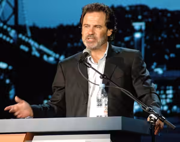 en:Dennis Miller speaking at en:JavaOne, 2005. edit of en:flickr image [1] This file is licensed under the Creative Commons Attribution 2.0 Generic license.Attr