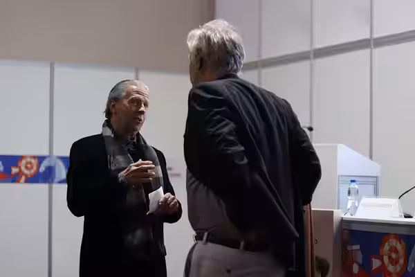 Presentación del libro Secretos de un latino en Hollywood de Luis Llosa en la Feria Internacional del Libro de Lima. (2024)