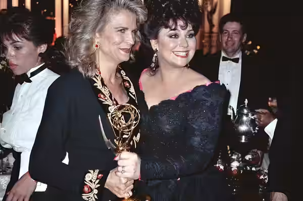 1990 Emmy Awards NOTE: Permission granted to copy, publish, broadcast or post any of my photos, but please credit "photo by Alan Light" if you can. Thanks. Scan
