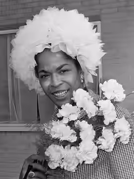 Collectie / Archief : Fotocollectie Anefo Reportage / Serie : [ onbekend ] Beschrijving : Aankomst Della Reese (Amerikaanse zangeres) op Schiphol Datum : 14 jun (1965)
