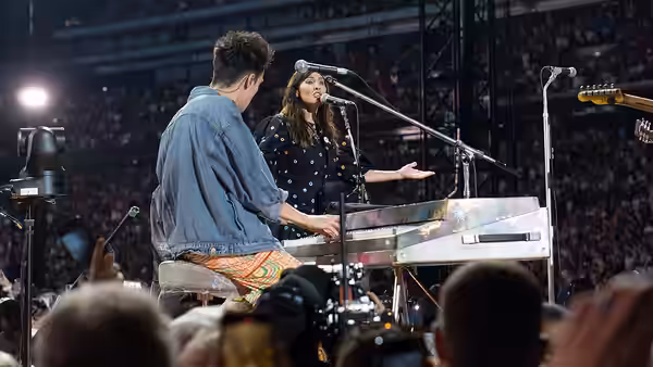 Coldplay - Wembley Stadium - Tuesday 16th August 2022 With guests Natalie Imbruglia and Jacob Collier
