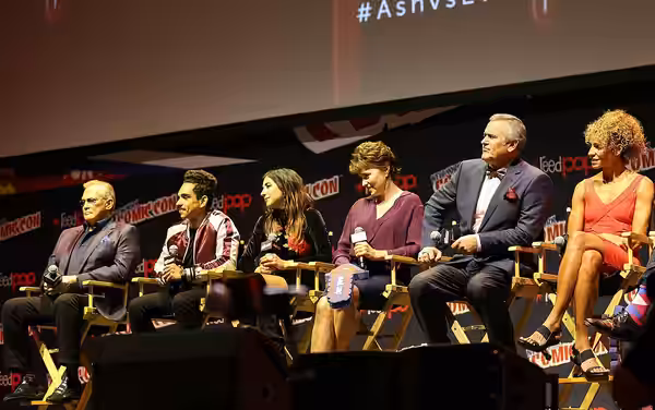Ash vs Evil Dead panel at the 2016 New York Comic Con. From left to right: Lee Majors, Ray Santiago, Dana DeLorenzo, Lucy Lawless, Bruce Campbell, and Michelle