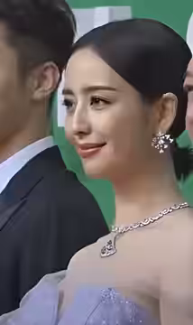 Tong Liya