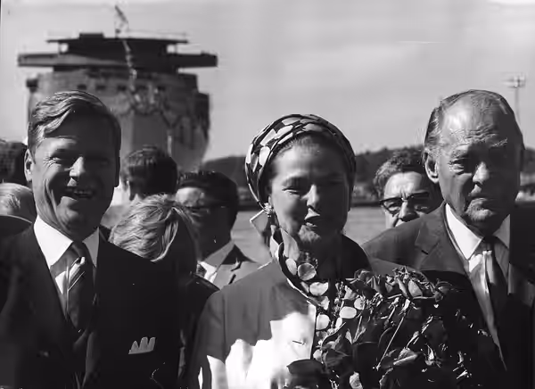 Photograph of the Norwegian shipowner Arne Wilhelmsen, the Swedish actor Ingrid Bergman and the Norwegian shipowner Sigurd Skaugen, when Nordic Prince was got i
