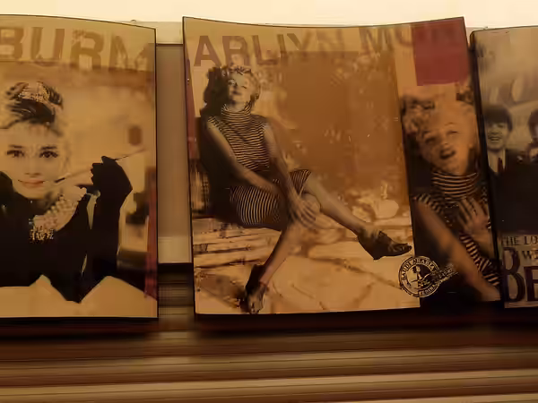 Audrey Hepburn y Marilyn Monroe. (2011)