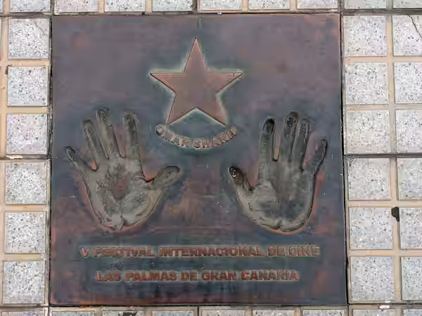 Stern und Handabdruck von Omar Sharif im Straßenpflaster vor dem Auditorio Alfredo Kraus, Las Palmas (Gran Canaria) (2013)