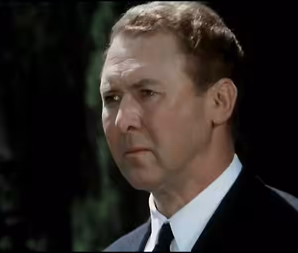 Anthony Quayle dans une scène du film de Luigi Comencini L'Incompris, 1966