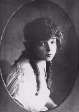 Ditta Pásztory při přijímací zkoušce (1920)
