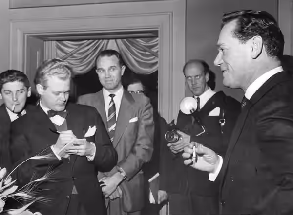 Eddie Constantine, presskonferens i Stockholm. (1958)