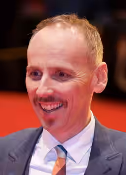 Cropped version of the picture Ewen Bremner Red Carpet T2 Trainspotting Berlinale 2017.jpg by Maximilian Bühn