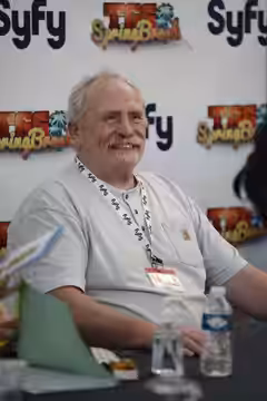 Acteur notamment dans la série Game of thrones fr.wikipedia.org/wiki/James_Cosmo (2014)