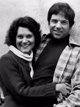 Photo of Frances Lee McCain and Tony Bill from the 1977 television miniseries "Washington:Behind Closed Doors".