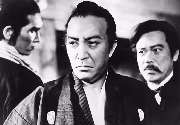 Tsumasaburō Bandō (center) and Takashi Shimura (right) in Edo saigo no hi (江戸最後の日) directed by Hiroshi Inagaki - 1941