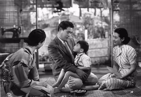 Chikage Awashima, Shin Saburi, Kōji Shitara and Keiko Tsushima in Nami (波) directed by Noboru Nakamura, 1952