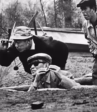 映画『赤ひげ』撮影中の黒澤明監督。 (1964)
