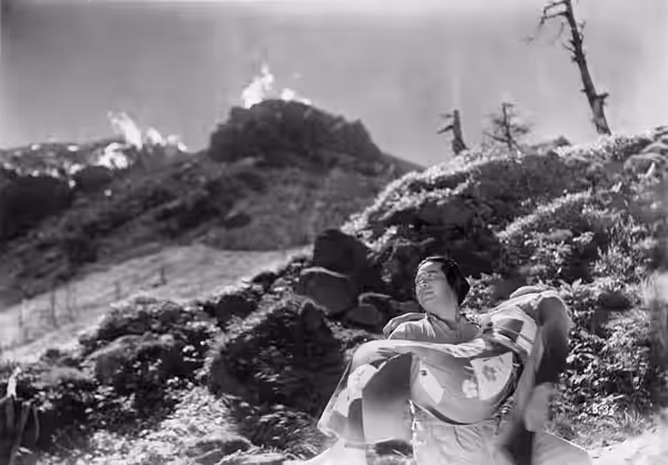 Isamu Kosugi and Setsuko Hara in Atarashiki tsuchi (新しき土) aka Die Tochter des Samurai - 1937