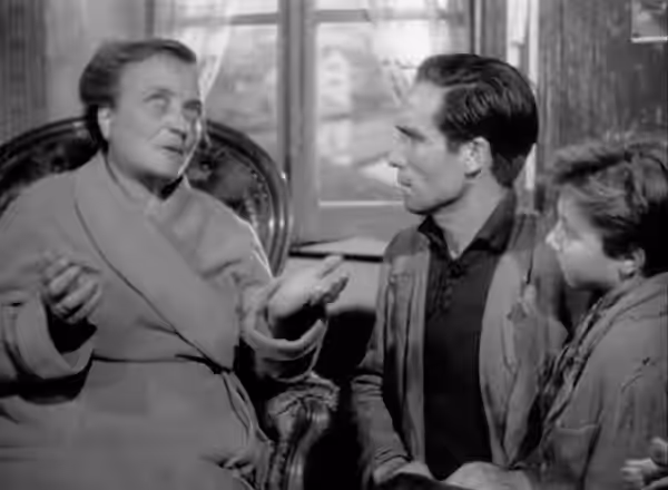 Ida Bracci Dorati, Lamberto Maggiorani ed Enzo Staiola in una scena del film italiano Ladri di biciclette (1948)