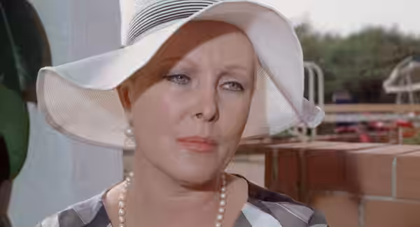 Screenshot dal film Stasera mi butto (1967) estratto personalmente
