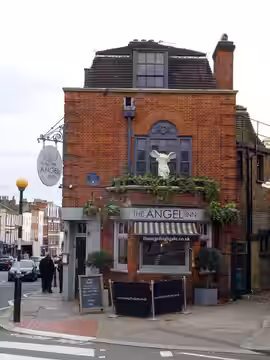 Graham Chapman "A very naughty boy" 8 January 1941 to 4 October 1989 Comedian and writer Member of Monty Python's Flying Circus Drank here often and copiously T (2017)