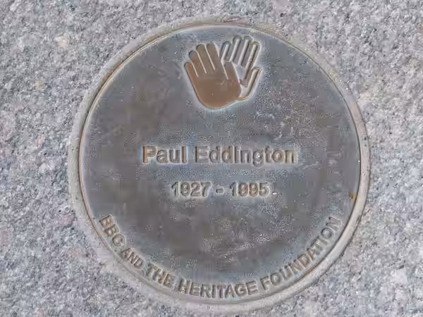 Paul Eddington plaque (2020)