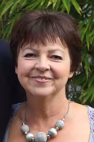 Tessa Peake-Jones