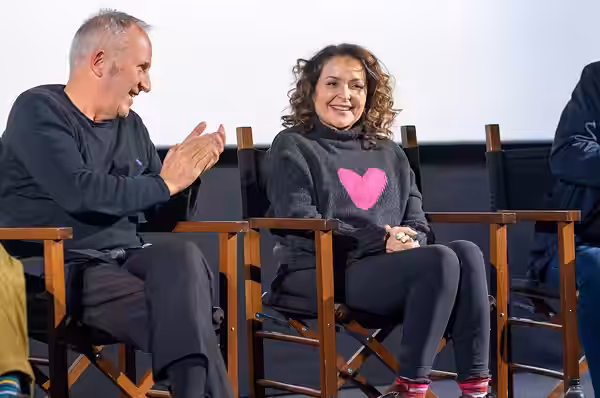 Julia Sawalha