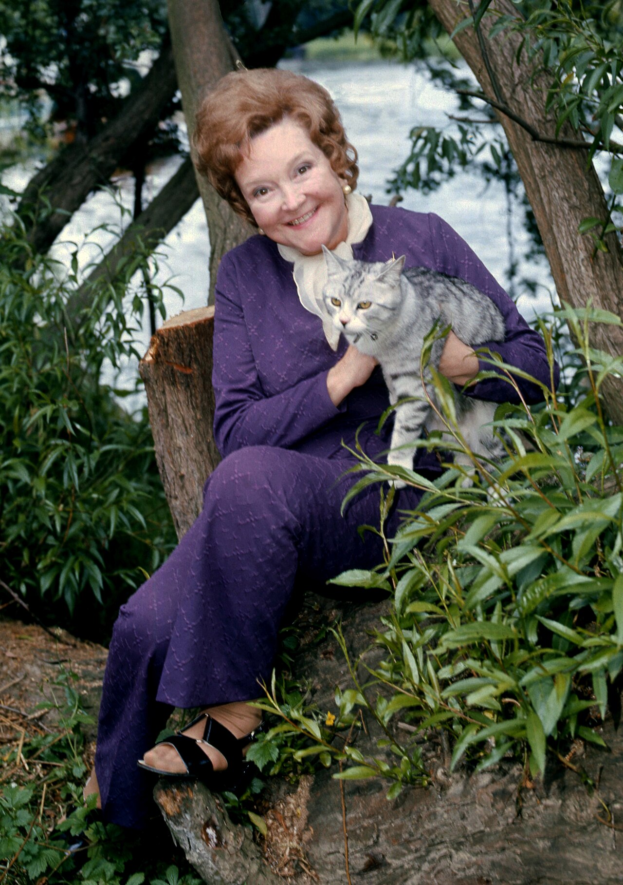 Bery Reid in her garden (1973)