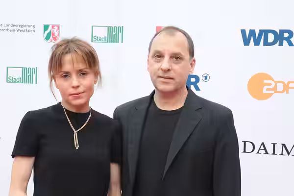 Johnny Klimek mit Ehefrau beim Grimme-Preis 2018, am 13.04.2018 in Marl.