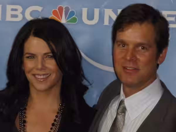 Lauren Graham and Peter Krause on February 5, 2008.