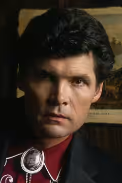 Everett McGill