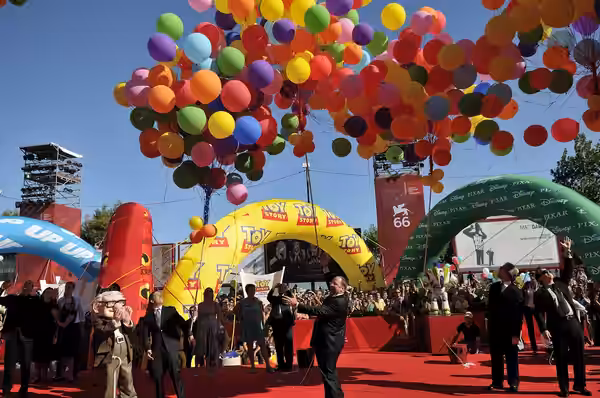 66ème Festival du Cinéma de Venise (Mostra), 5ème jour (06/09/2009) George Lucas et les réalisateurs de Pixar reçoivent un Lion d'Or pour l'ensemble de leur car
