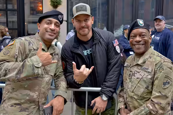 New York, NY - Soldiers with the 353rd Civil Affairs Command met with actor David Boreanaz (Buffy the Vampire Slayer, Bones, and SEAL Team) during the New York  (2022)