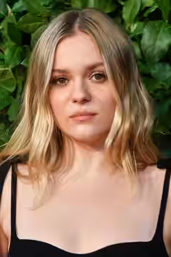 Maisy Stella