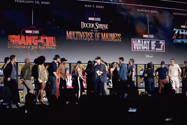 Simu Liu, Benedict Cumberbatch, Jeffrey Wright, Teyonah Parris, Tom Hiddleston, Lauren Ridloff, O. T. Fagbenle, Lia McHugh, Florence Pugh, Rachel Weisz, Kevin F (2019)