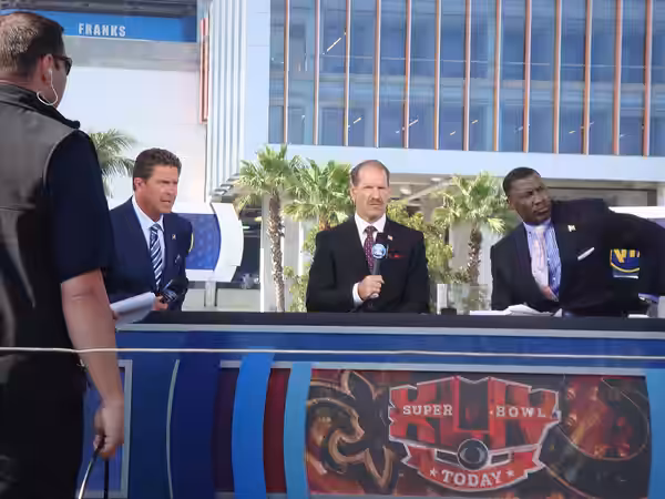 Dan Marino, Bill Cowher y Shannon Sharpe en el CBS Pre-game Show (2010)