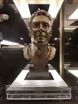Dan Marino's bronze bust (2024)