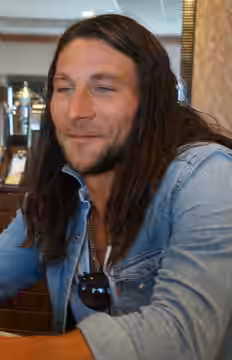 Zach McGowan