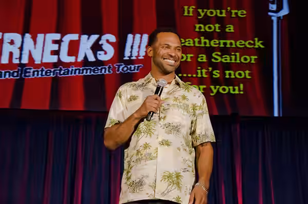 MARINE CORPS BASE HAWAII— Comedian Mike Epps performs stand-up comedy during “For the Leathernecks Comedy and Entertainment Tour III,” at the base theater, Dec. (2013)
