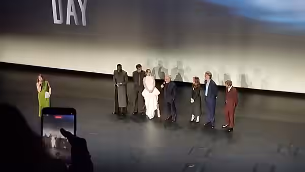 L'équipe de "Disclosure Day" à l'avant-première au Grand Rex, le 2 juin 2026, en présence de: Steven Spielberg, Emily Blunt, Josh O'Connor, Colman Domingo, Wyat