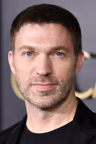 Travis Knight