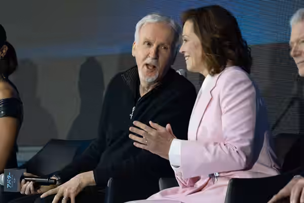 アバター:ウェイ・オブ・ウォーター ウォーターフロント記者会見 ジェームズ・キャメロン シガニー・ウィーバー (2022)